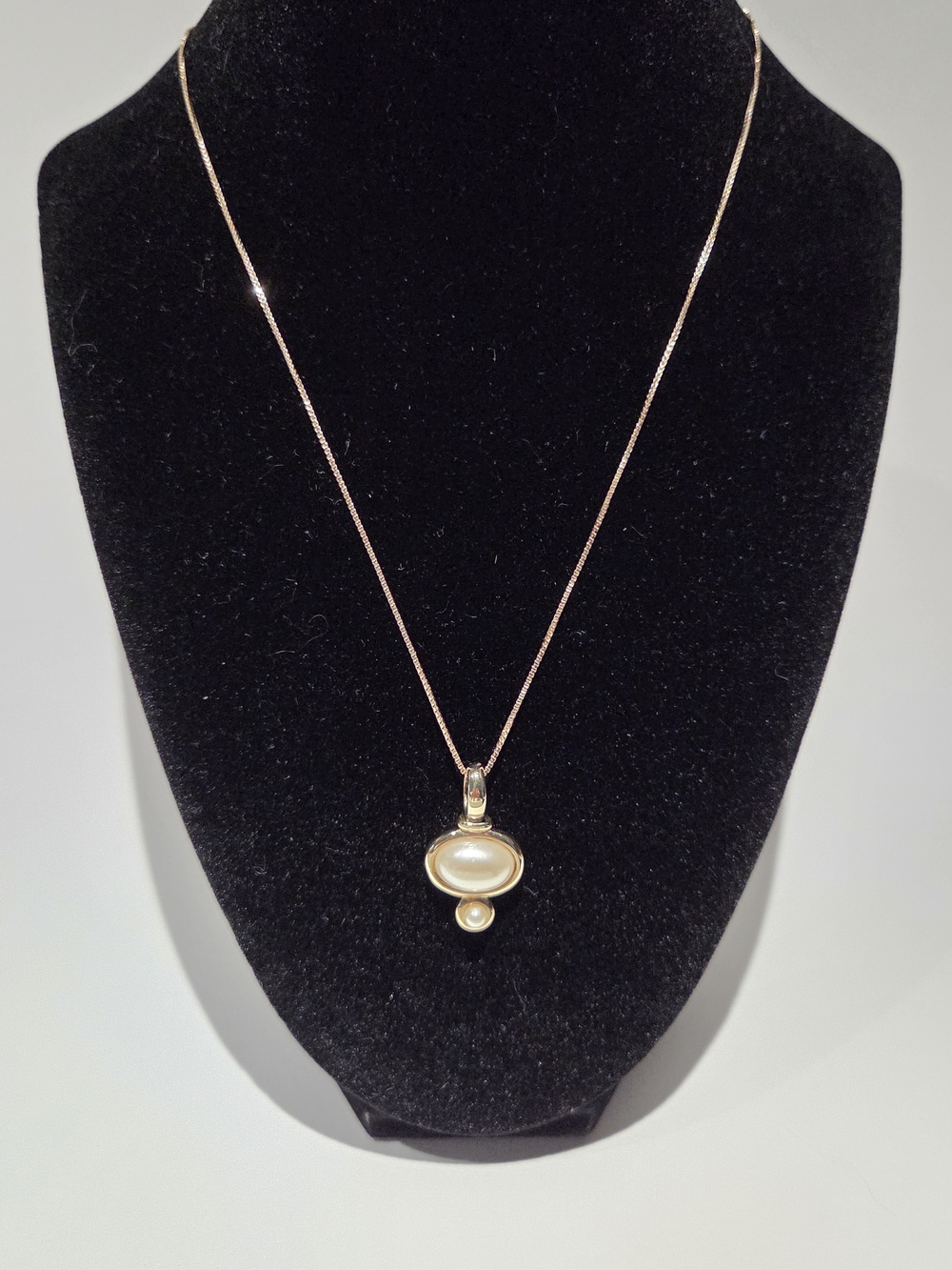 Gold-tone Faux Pearl Pendant Necklace